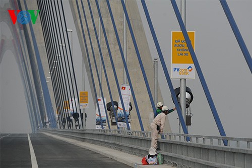 Overview of Nhat Tan Bridge and Hanoi’s most modern road - ảnh 11